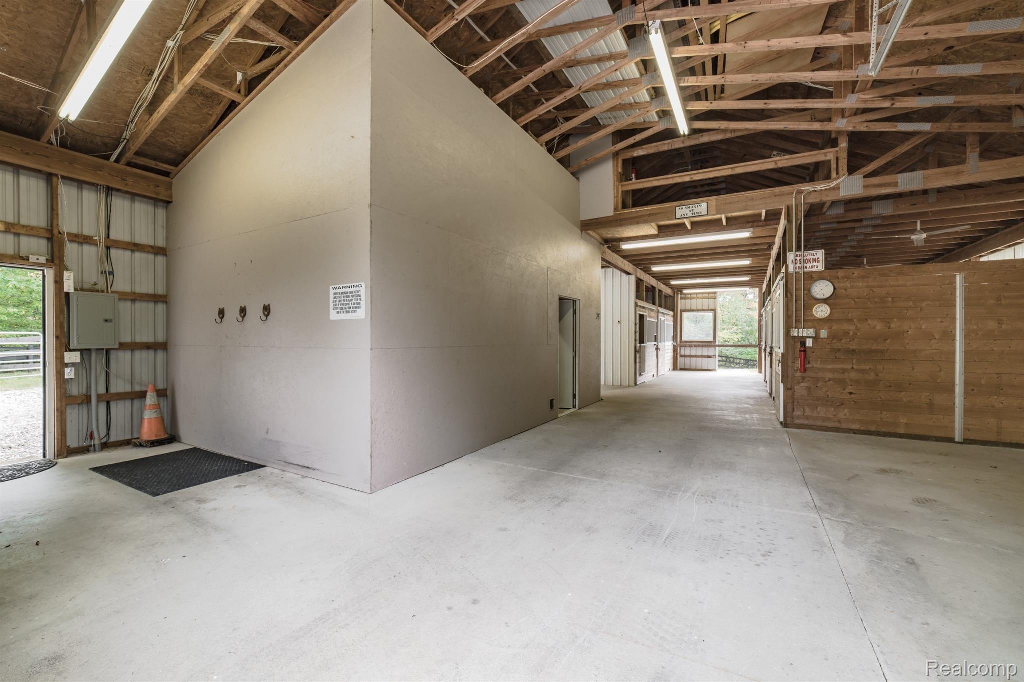 5690 Lost Lane Rochester, MI 48306 - Photo 74 of 99 5690 Lost Lane-84.jpg
