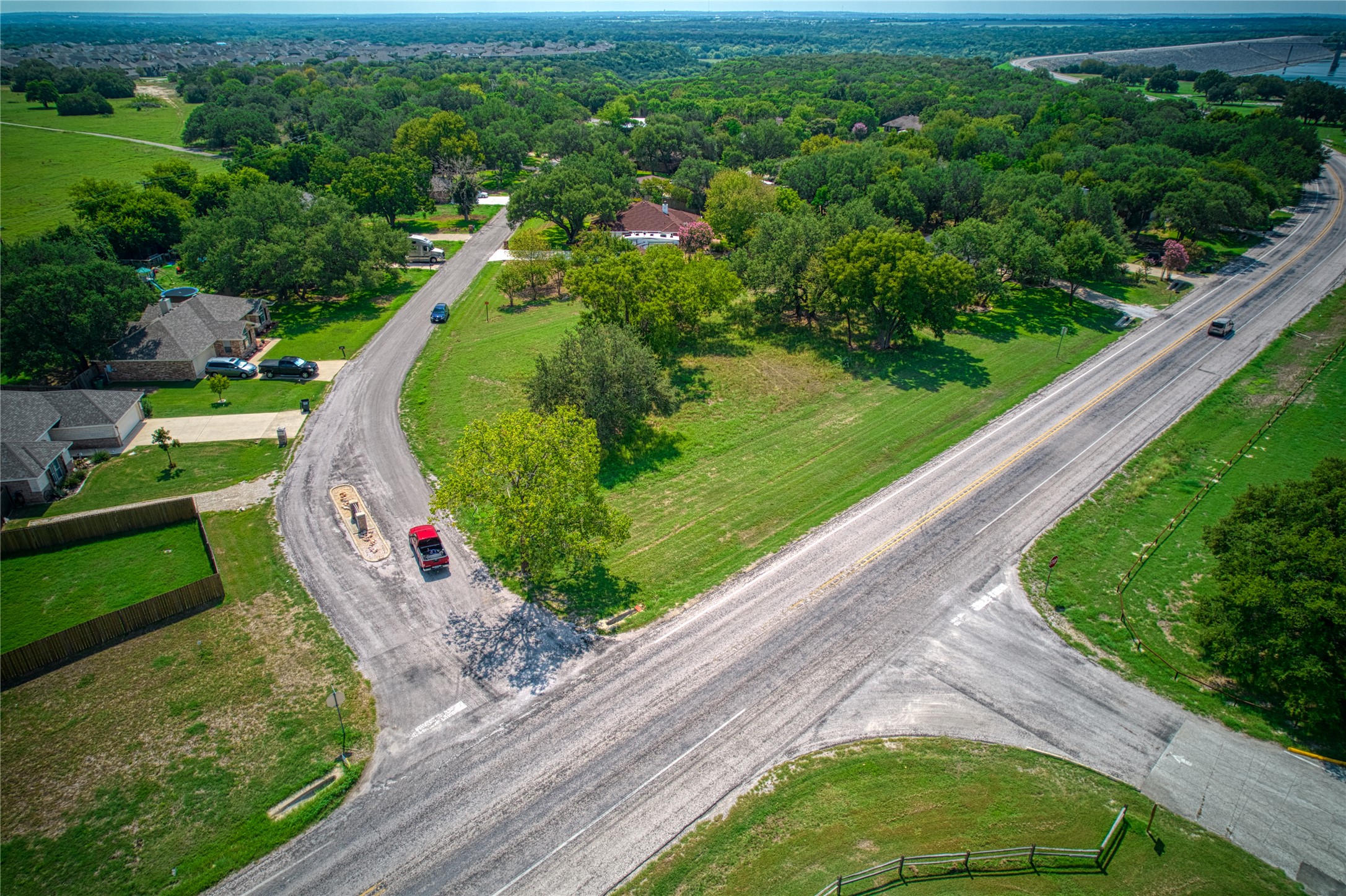 1670 Fm 1670 Whisper Trail Road Belton, TX 76513 - Photo 10 of 17 a view of a garden from a balcony