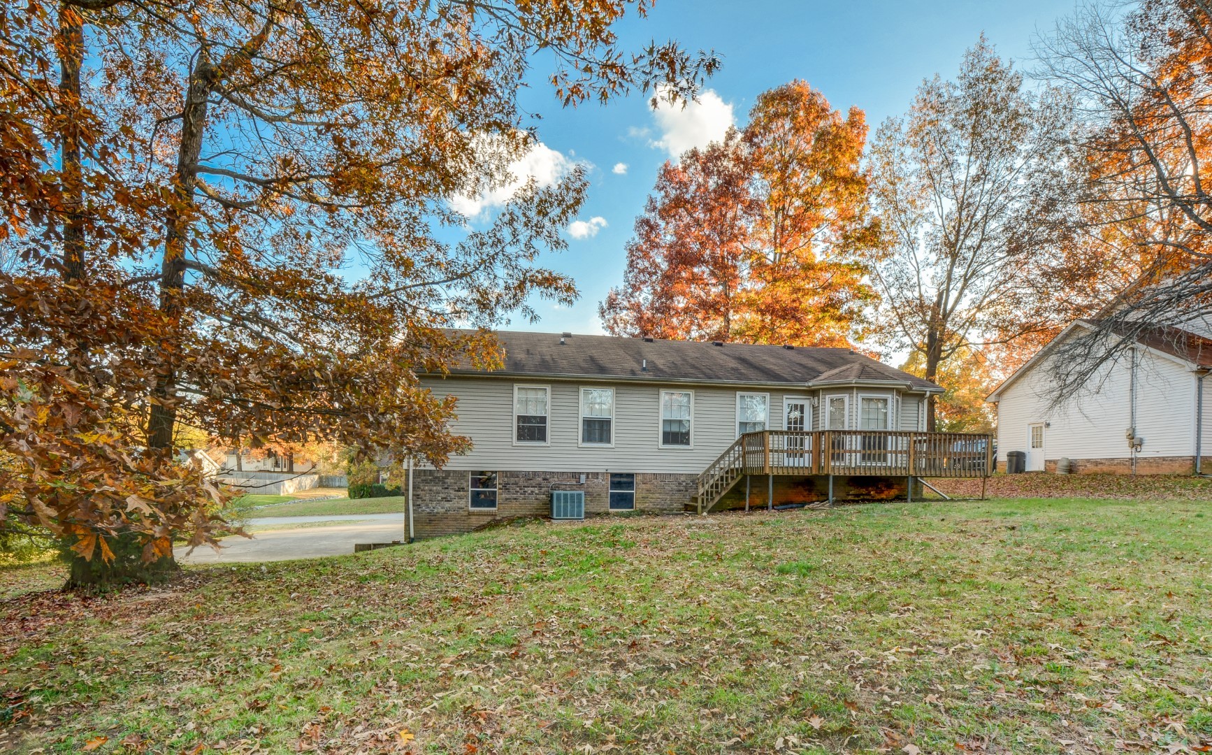 313 Lancaster Road Clarksville, TN 37042 - Photo 3 of 50 Gallery Image 3