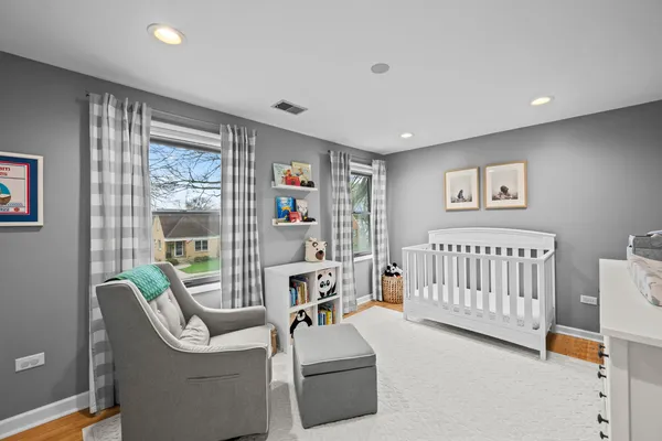 $575,000 | 914 North Kennicott Avenue, Arlington Heights, IL 60004