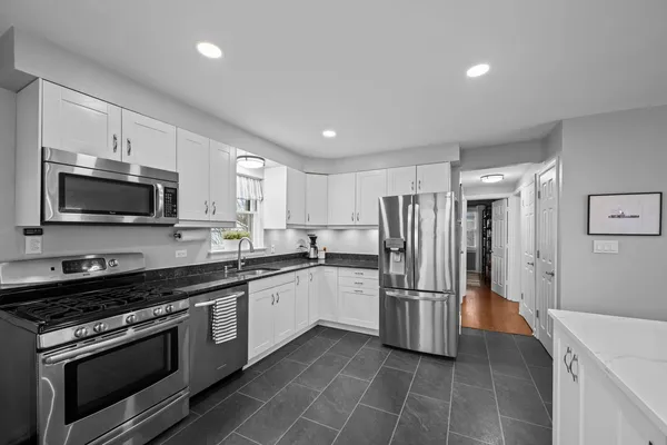 $575,000 | 914 North Kennicott Avenue, Arlington Heights, IL 60004