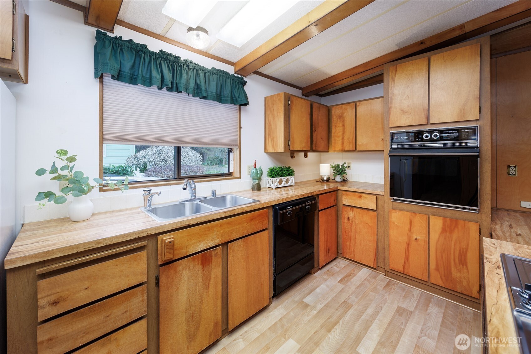 2000 192nd Street Southeast, Unit 103 Bothell, WA 98012 - Photo 8 of 35