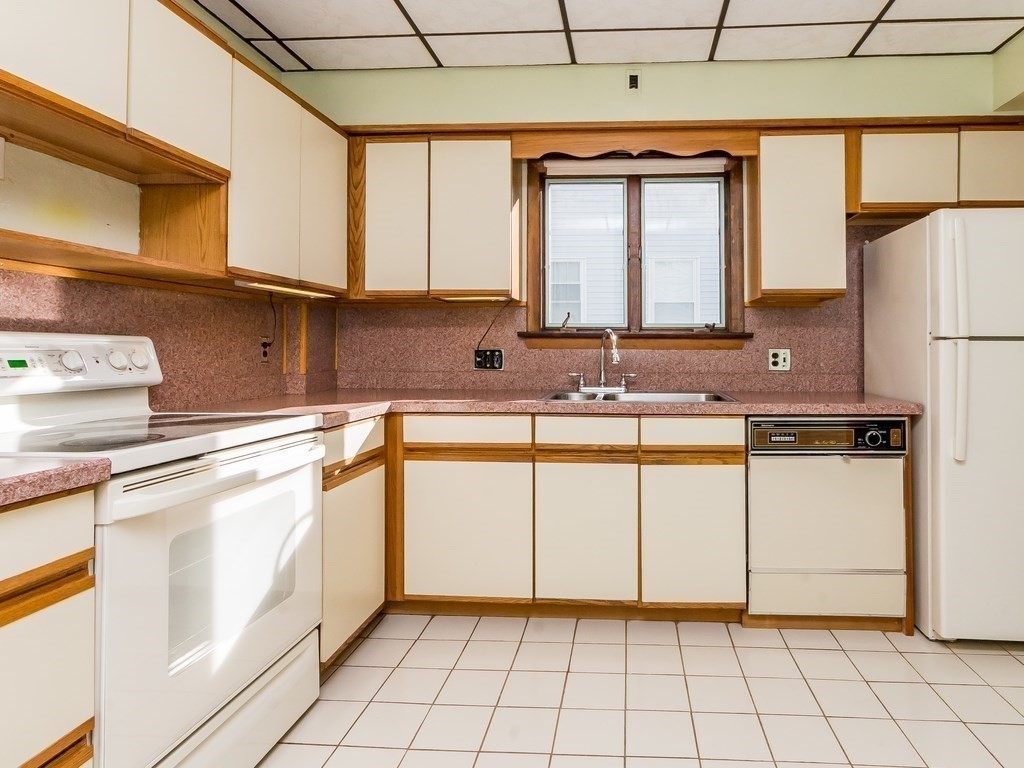 152-154 Hillside Road Watertown, MA 02472 - Photo 11 of 38 Gallery Image 11