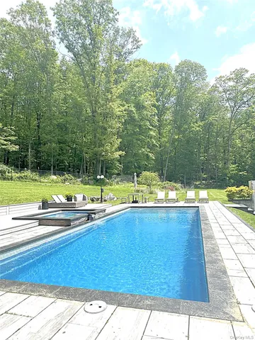 $2,100,000 | 1570 Journeys End Road, Croton-on-Hudson, NY 10520