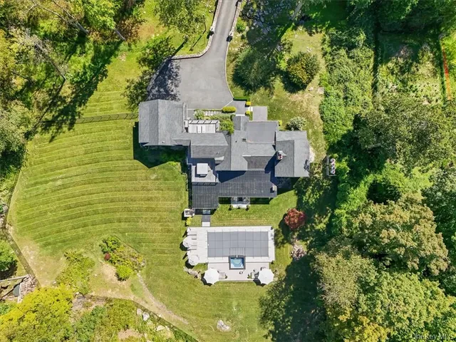 $2,100,000 | 1570 Journeys End Road, Croton-on-Hudson, NY 10520