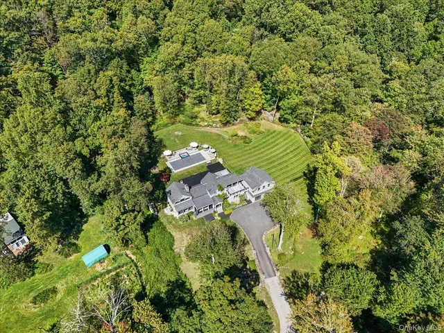 $2,100,000 | 1570 Journeys End Road, Croton-on-Hudson, NY 10520