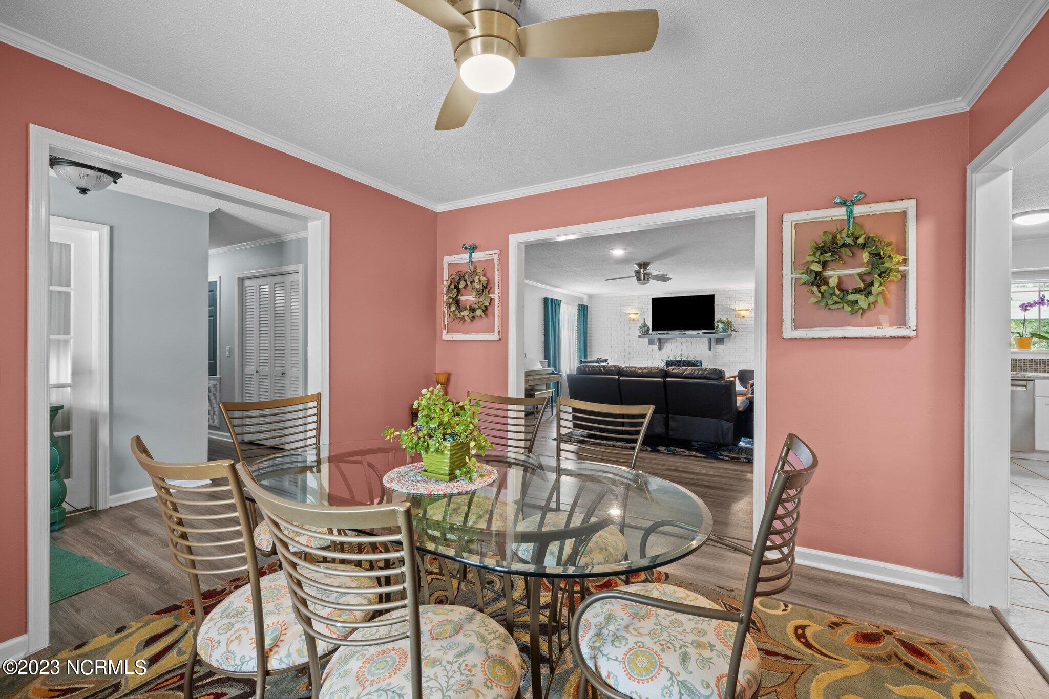 257 Roberts Road Newport, NC 28570 - Photo 17 of 49 Dining Room