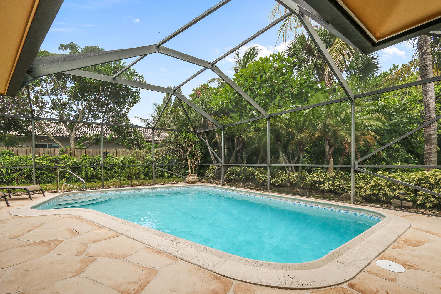 641 Northwest 10th Court Boca Raton, FL 33486 - Photo 19 of 26 641 NW 10th Ct Boca Raton FL-large-020-2