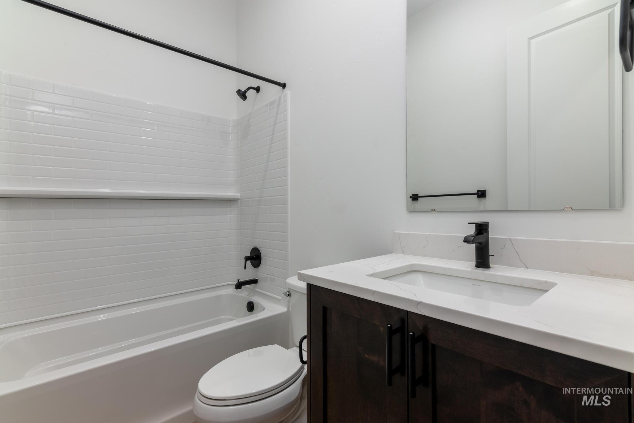 9085 West Patmore Court Star, ID 83669 - Photo 26 of 40 Full bath featuring vanity and shower / washtub combination