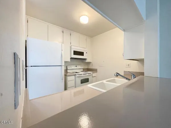 $2,900 | 378 East Surfside Drive, Port Hueneme, CA 93041