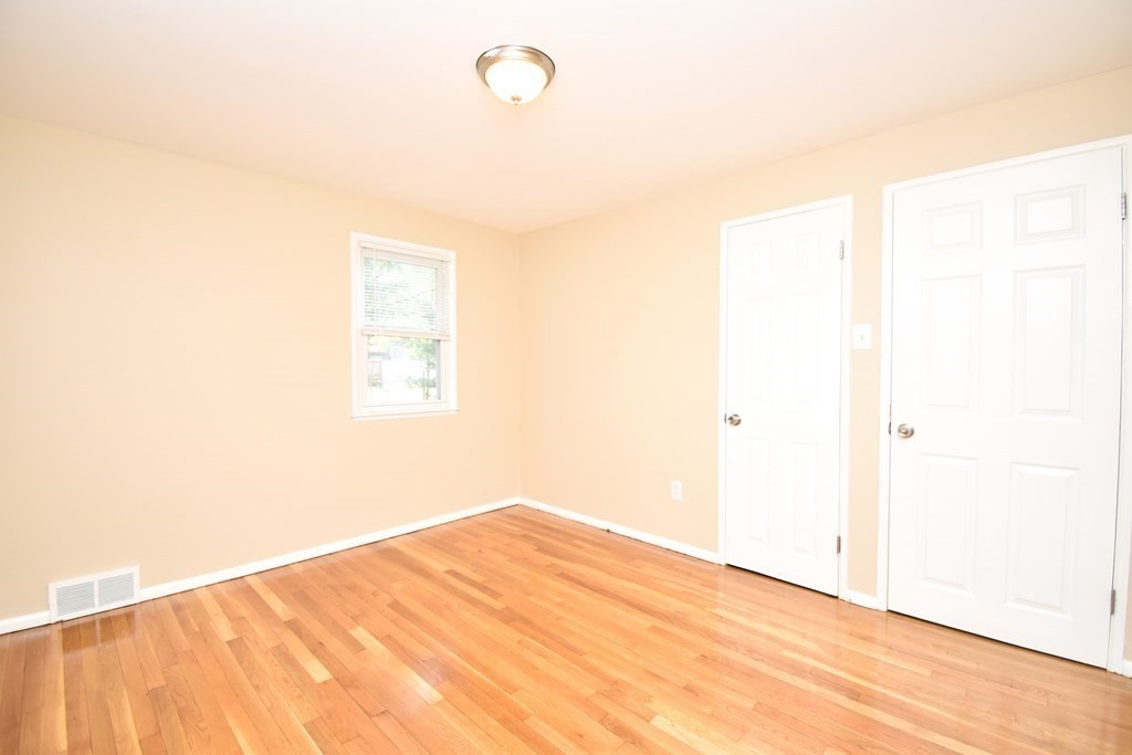45 Redfern Drive Springfield, MA 01109 - Photo 13 of 26 Gallery Image 13