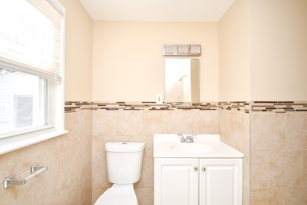45 Redfern Drive Springfield, MA 01109 - Photo 14 of 26 Gallery Image 14