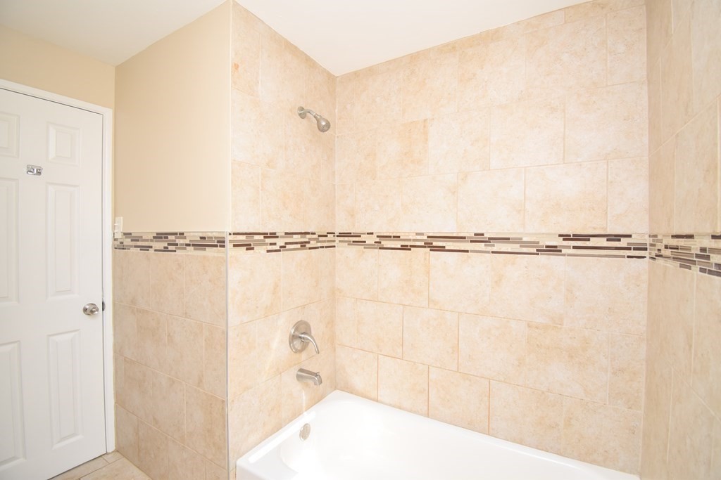 45 Redfern Drive Springfield, MA 01109 - Photo 15 of 26 Gallery Image 15