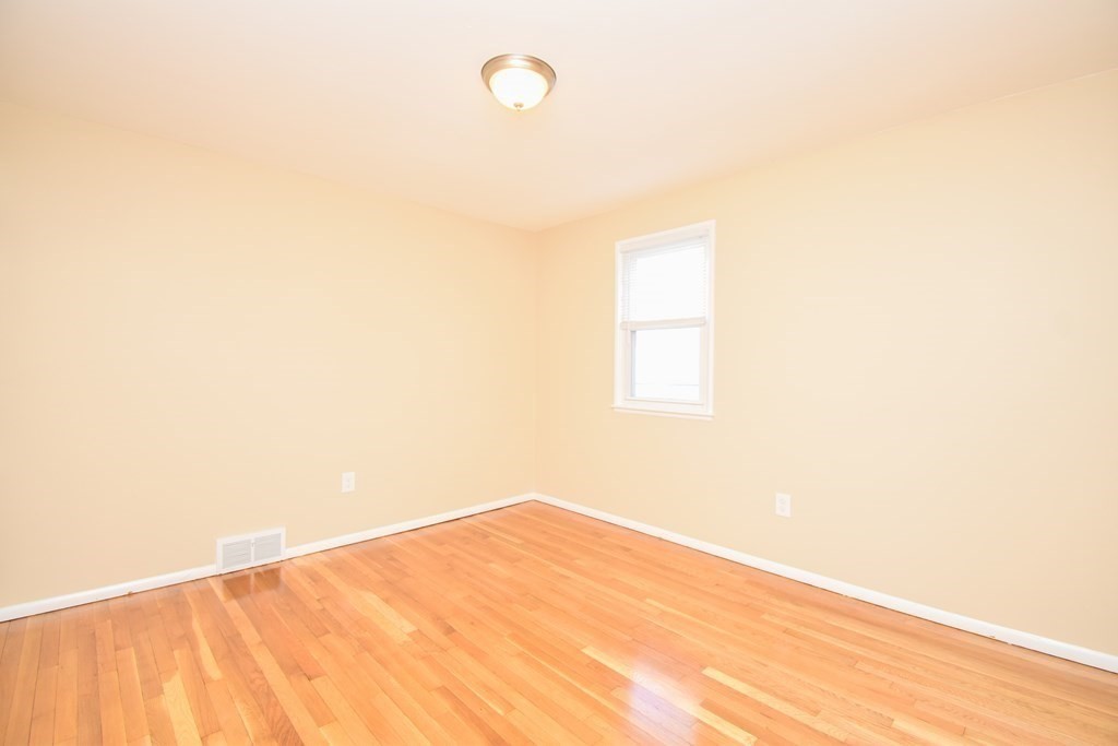 45 Redfern Drive Springfield, MA 01109 - Photo 16 of 26 Gallery Image 16