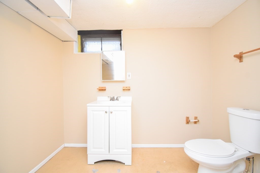 45 Redfern Drive Springfield, MA 01109 - Photo 18 of 26 Gallery Image 18