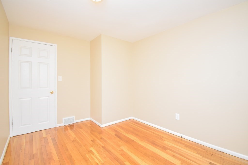 45 Redfern Drive Springfield, MA 01109 - Photo 9 of 26 Gallery Image 9