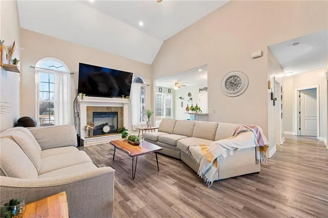 $435,000 | 608 Mulberry Street, Pleasant Hill, MO 64080