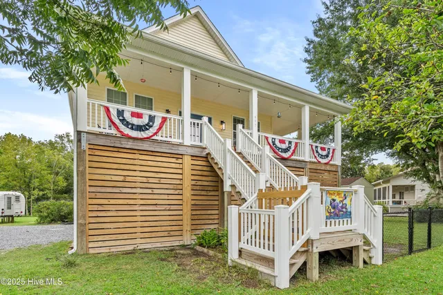 $550,000 | 497 Church Street, Oriental, NC 28571