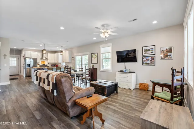 $550,000 | 497 Church Street, Oriental, NC 28571