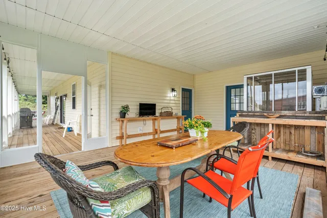 $550,000 | 497 Church Street, Oriental, NC 28571