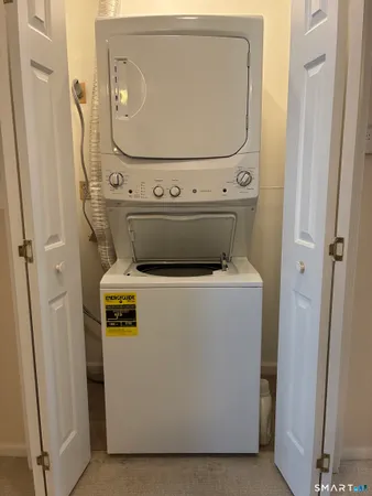 $219,900 | 462 Glendale Avenue, Unit 11, Bridgeport, CT 06606