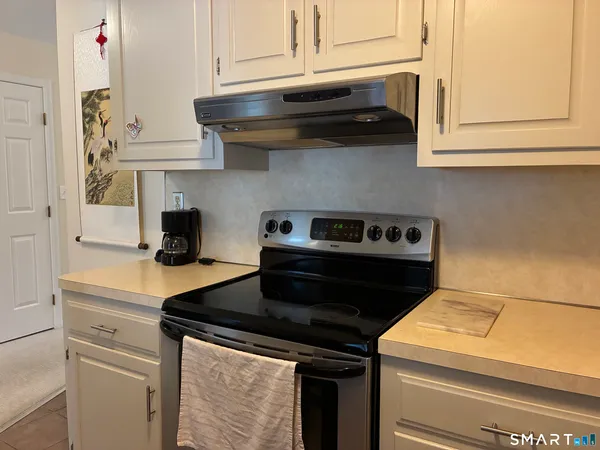 $219,900 | 462 Glendale Avenue, Unit 11, Bridgeport, CT 06606