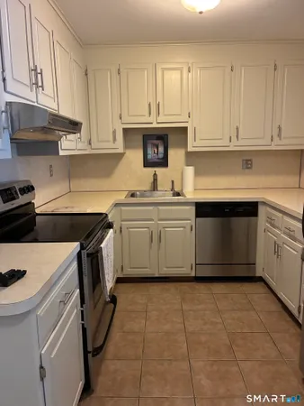 $219,900 | 462 Glendale Avenue, Unit 11, Bridgeport, CT 06606