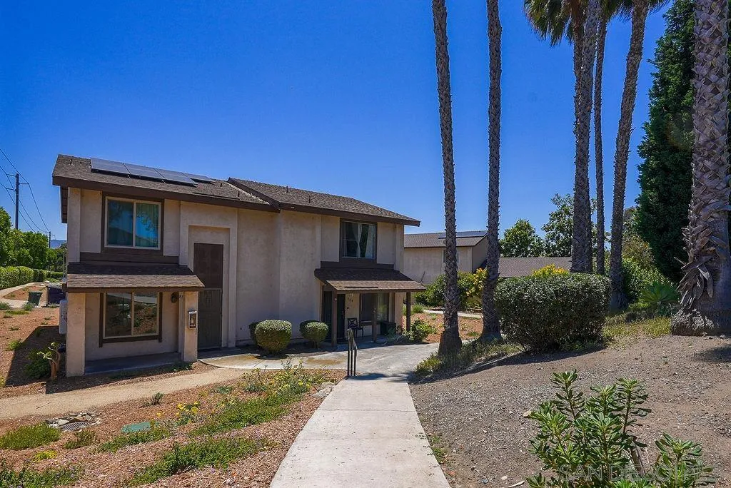 8166 Paradise Valley Court Spring Valley, CA 91977 - Photo 10 of 64