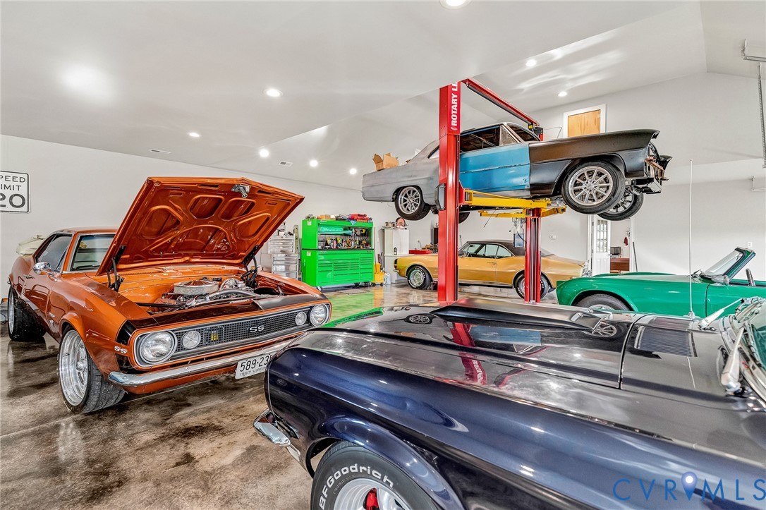 2172 Piping Tree Ferry Road Mechanicsville, VA 23111 - Photo 42 of 50 a sitting area with wooden bench