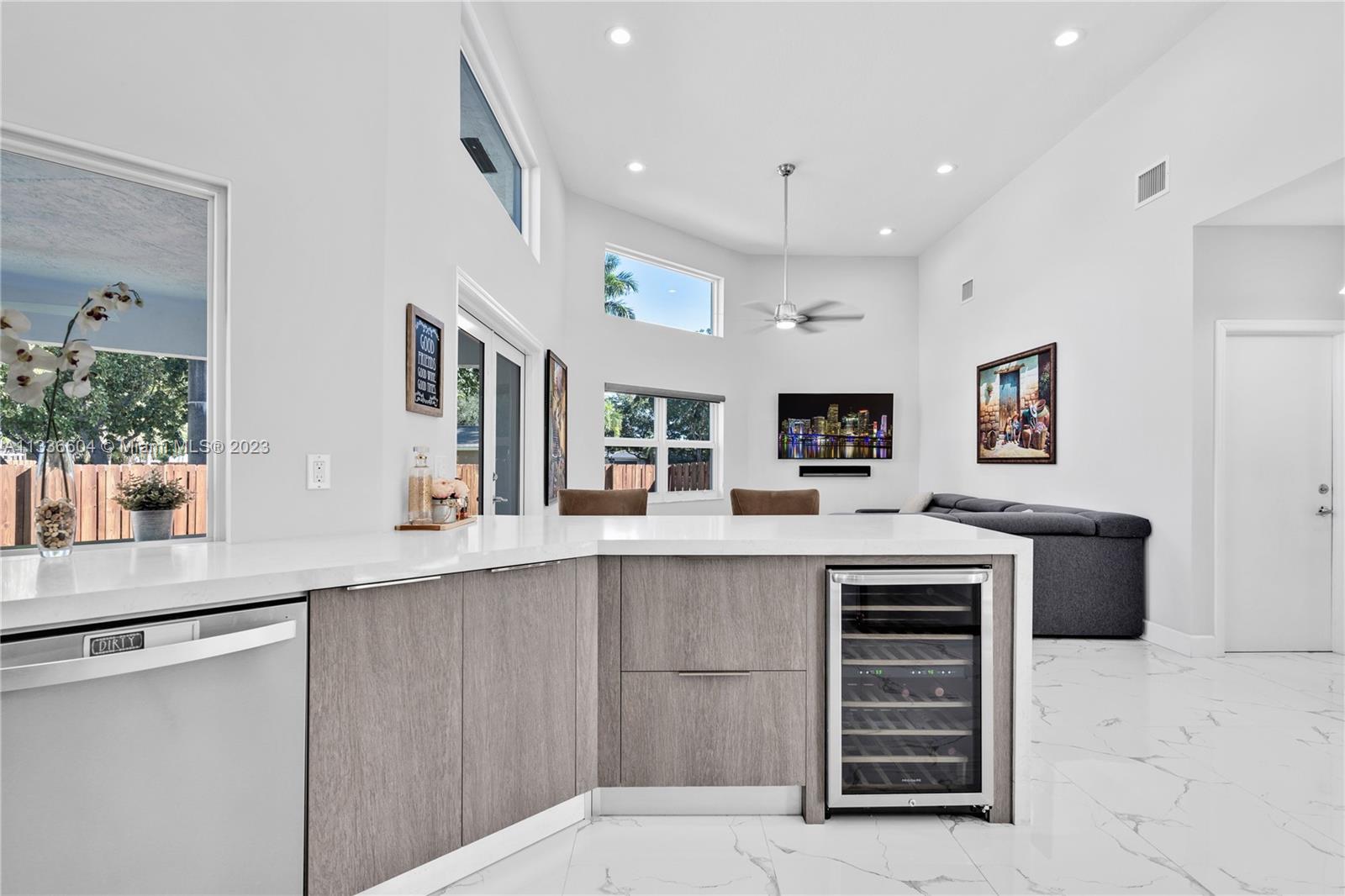 16075 Southwest 89th Avenue Road Palmetto Bay, FL 33157 - Photo 14 of 37