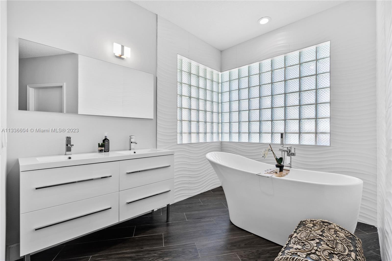 16075 Southwest 89th Avenue Road Palmetto Bay, FL 33157 - Photo 18 of 37