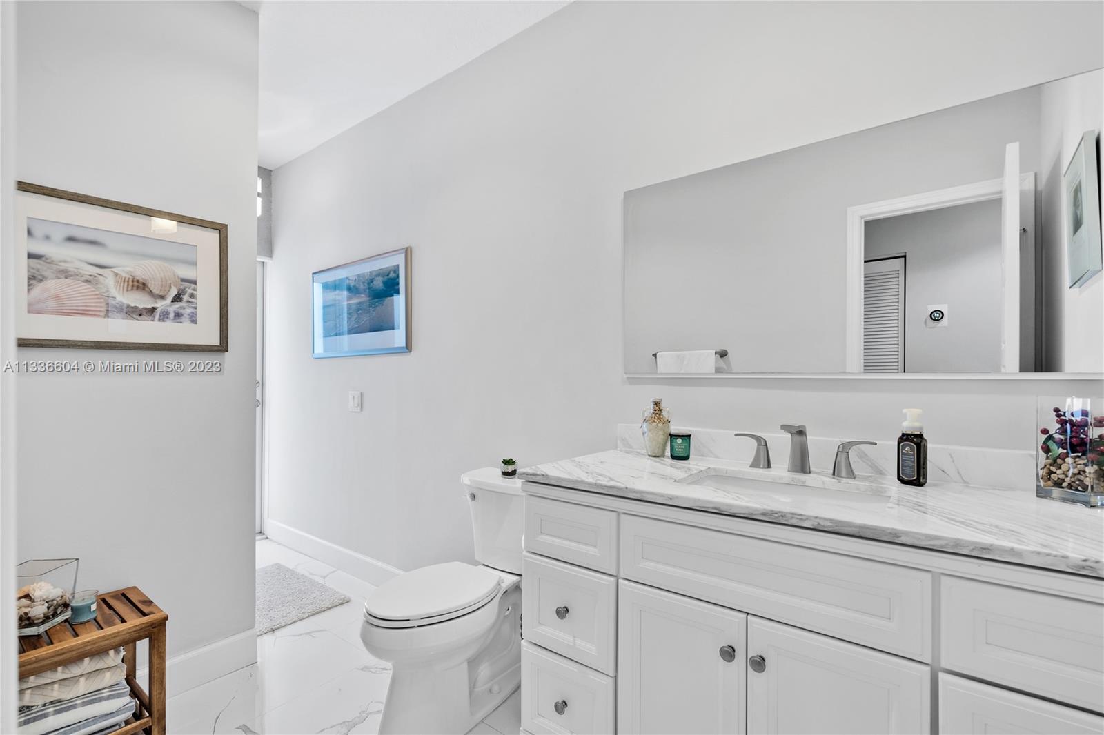 16075 Southwest 89th Avenue Road Palmetto Bay, FL 33157 - Photo 25 of 37
