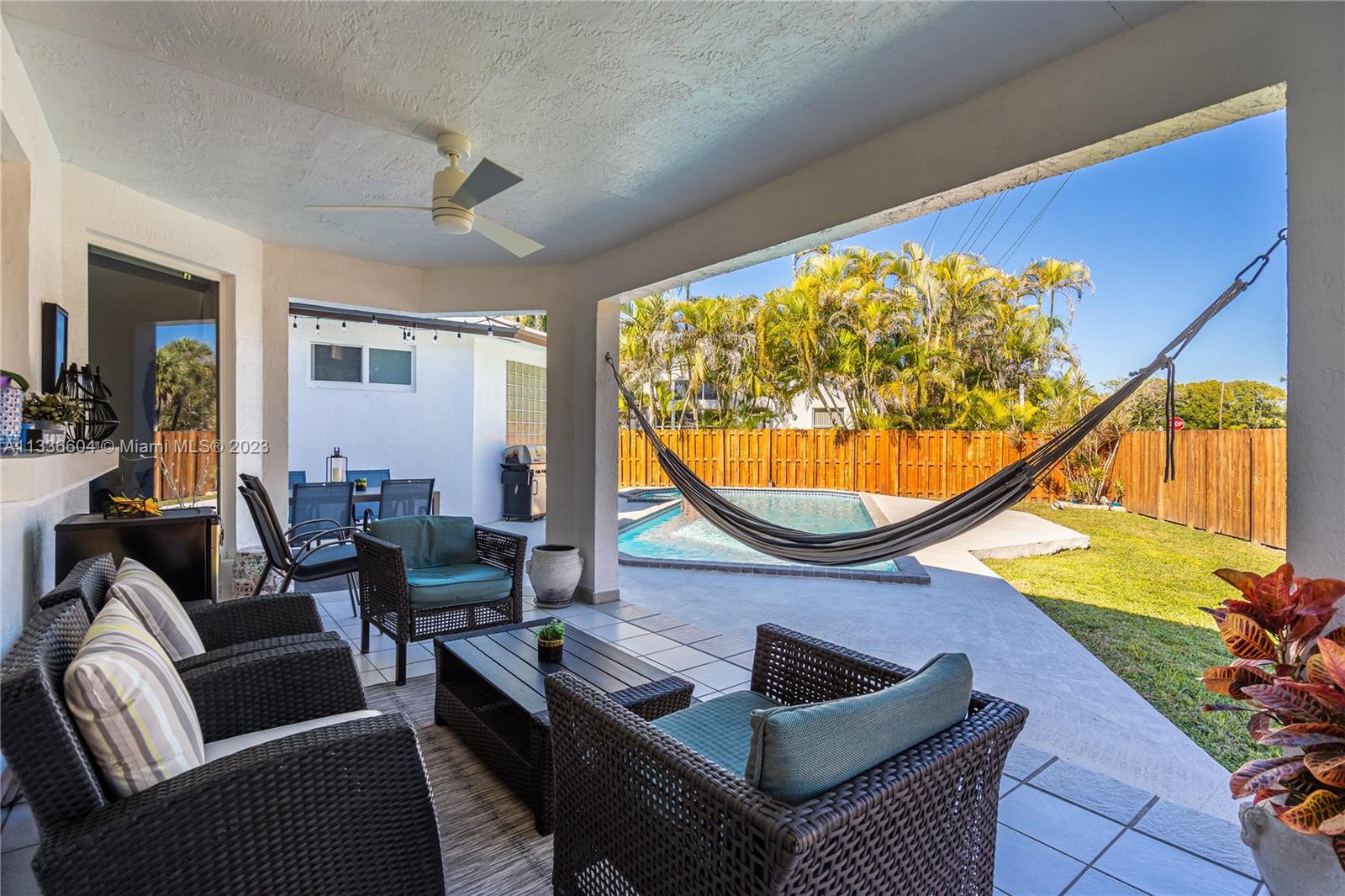16075 Southwest 89th Avenue Road Palmetto Bay, FL 33157 - Photo 29 of 37