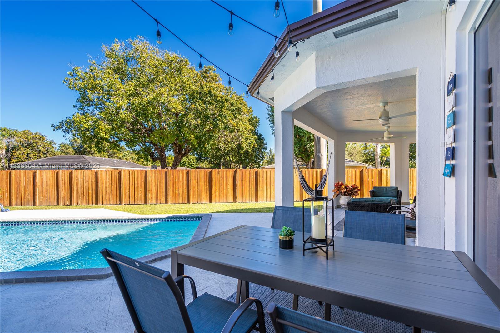 16075 Southwest 89th Avenue Road Palmetto Bay, FL 33157 - Photo 30 of 37