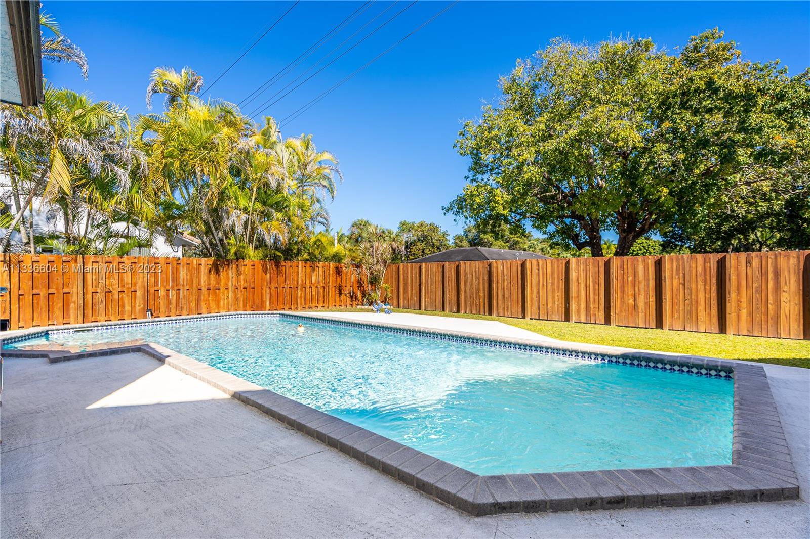 16075 Southwest 89th Avenue Road Palmetto Bay, FL 33157 - Photo 31 of 37