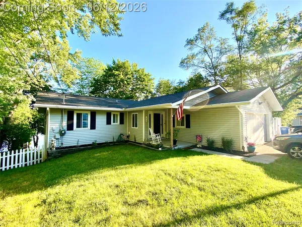 $500,000 | 258 Lakeside Drive, Howell, MI 48843