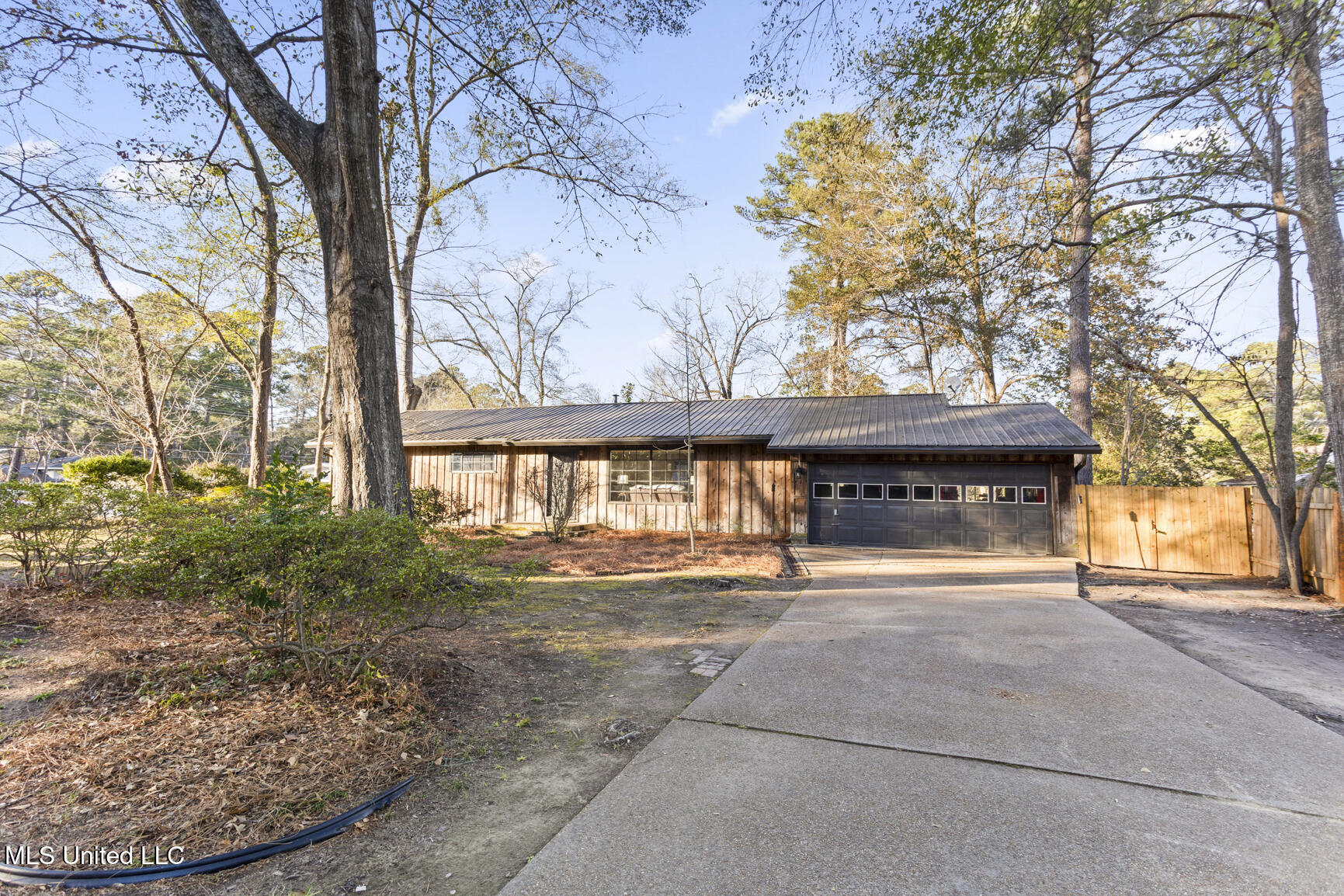 1816 Douglass Drive Jackson, MS 39211 - Photo 2 of 24 1816 Douglass-2