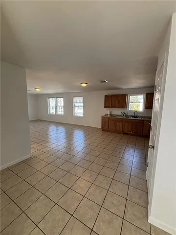 $2,000 | 970 Atwells Avenue, Unit 3, Providence, RI 02909