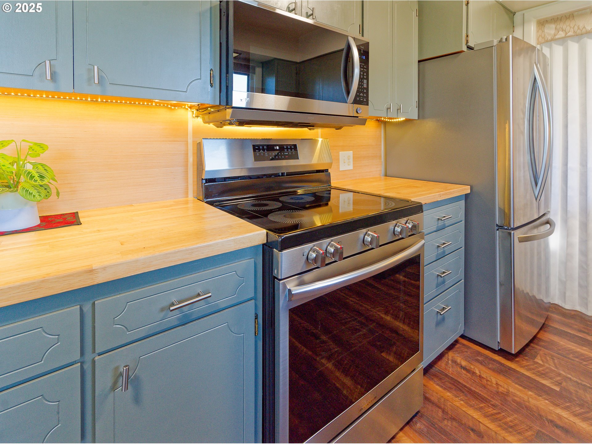 6312 Southwest Lesser Way Portland, OR 97219 - Photo 13 of 46 Gallery Image 13