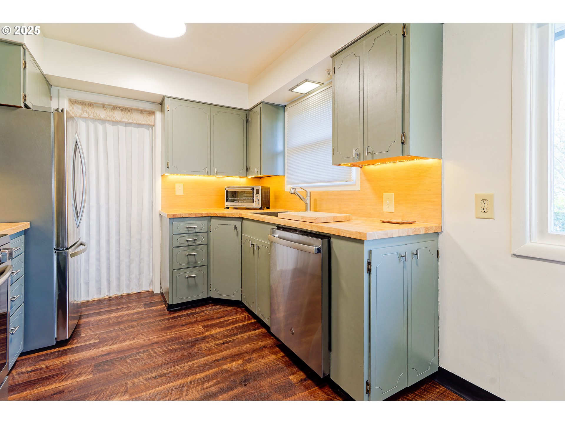 6312 Southwest Lesser Way Portland, OR 97219 - Photo 16 of 46 Gallery Image 16