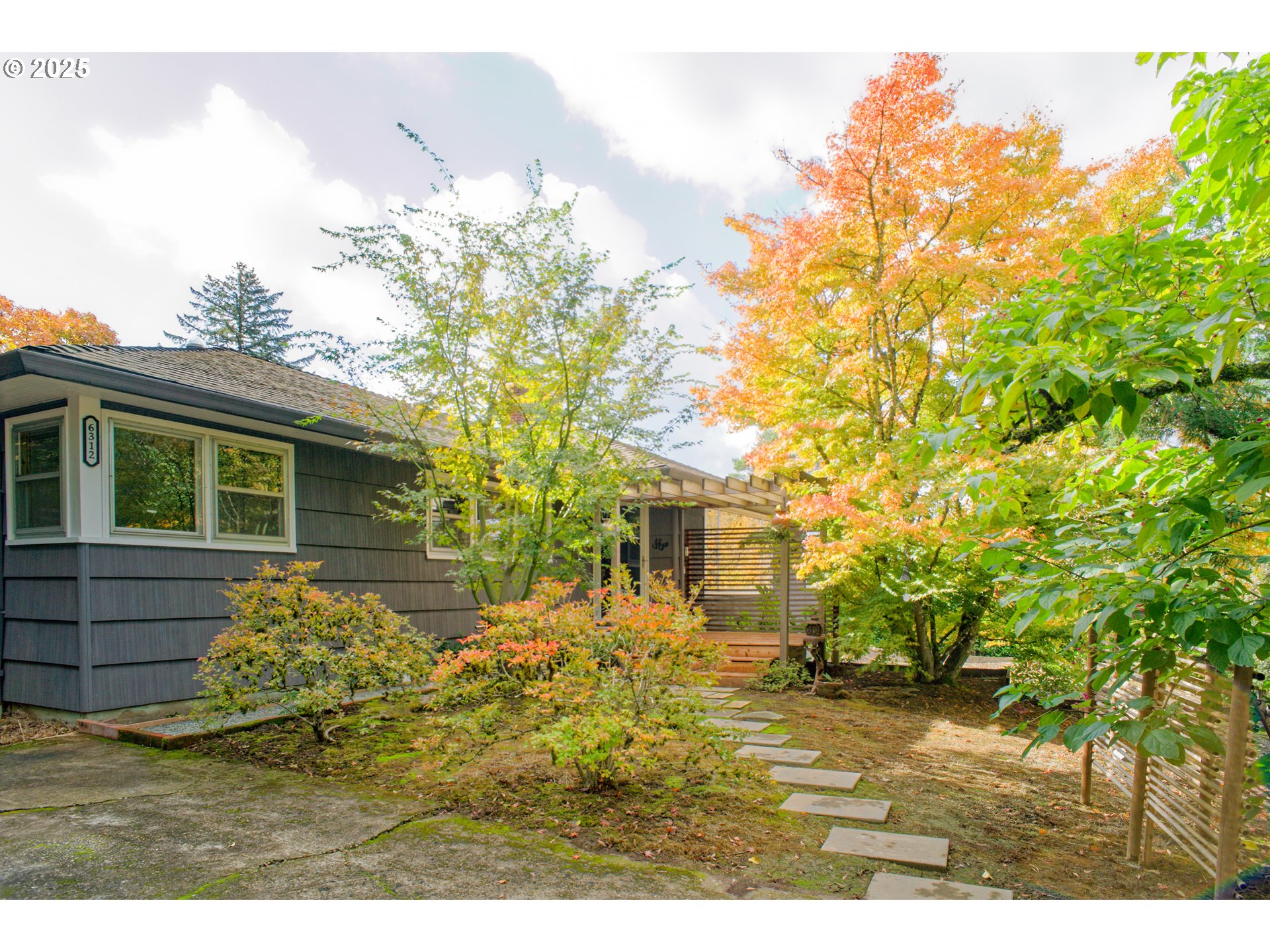 6312 Southwest Lesser Way Portland, OR 97219 - Photo 3 of 46 Gallery Image 3
