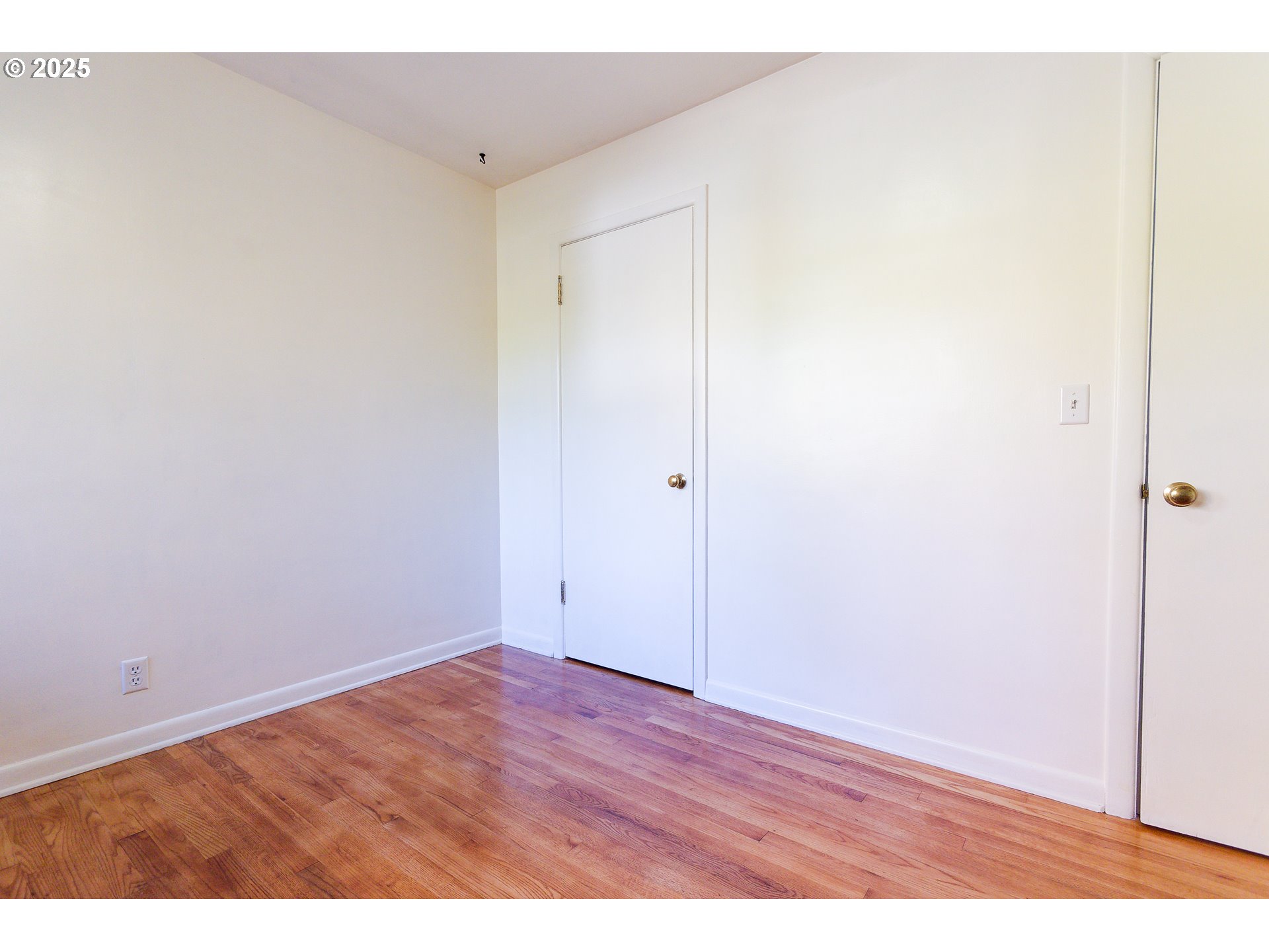 6312 Southwest Lesser Way Portland, OR 97219 - Photo 31 of 46 Bedroom