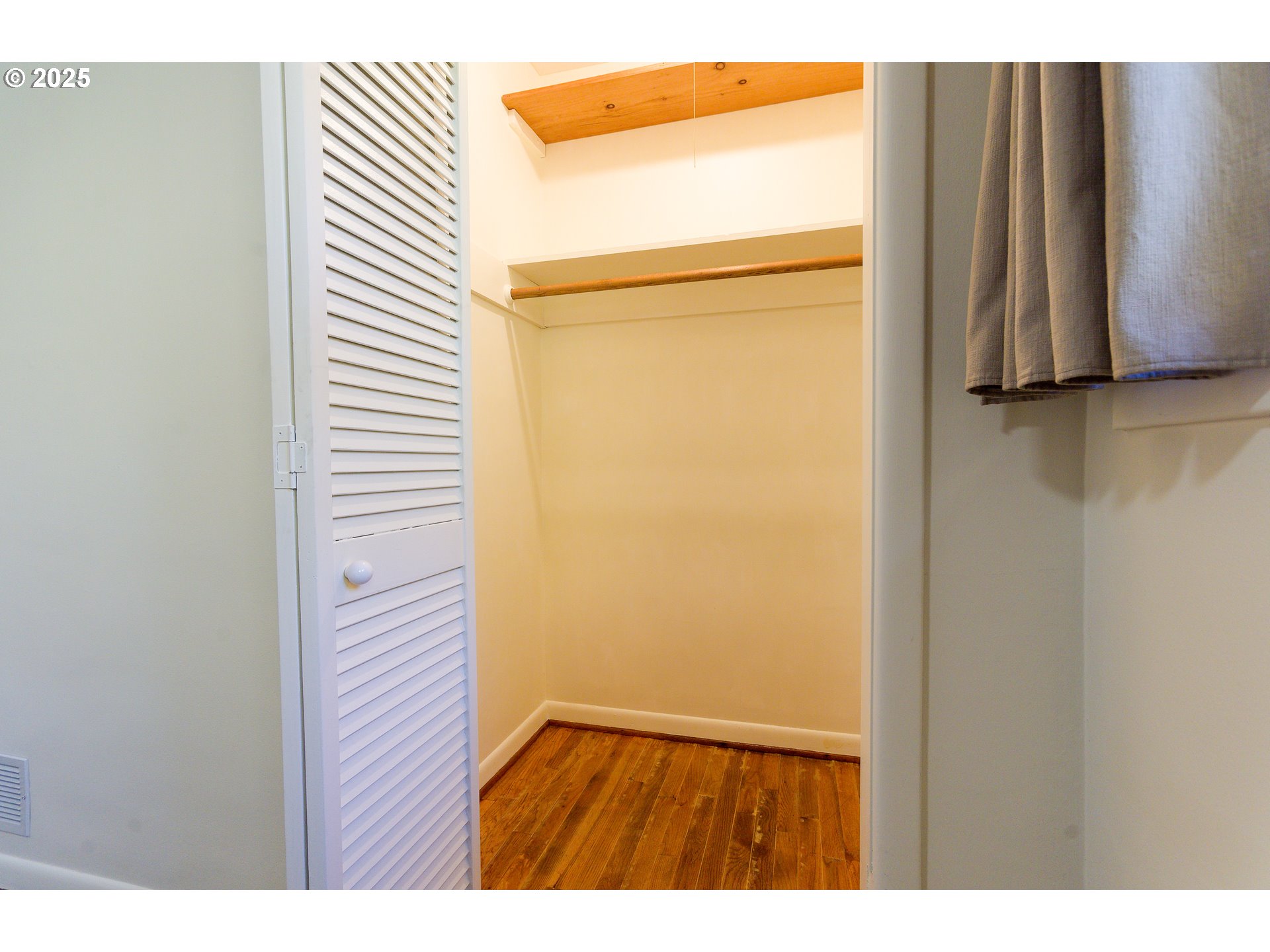 6312 Southwest Lesser Way Portland, OR 97219 - Photo 33 of 46 Bedroom