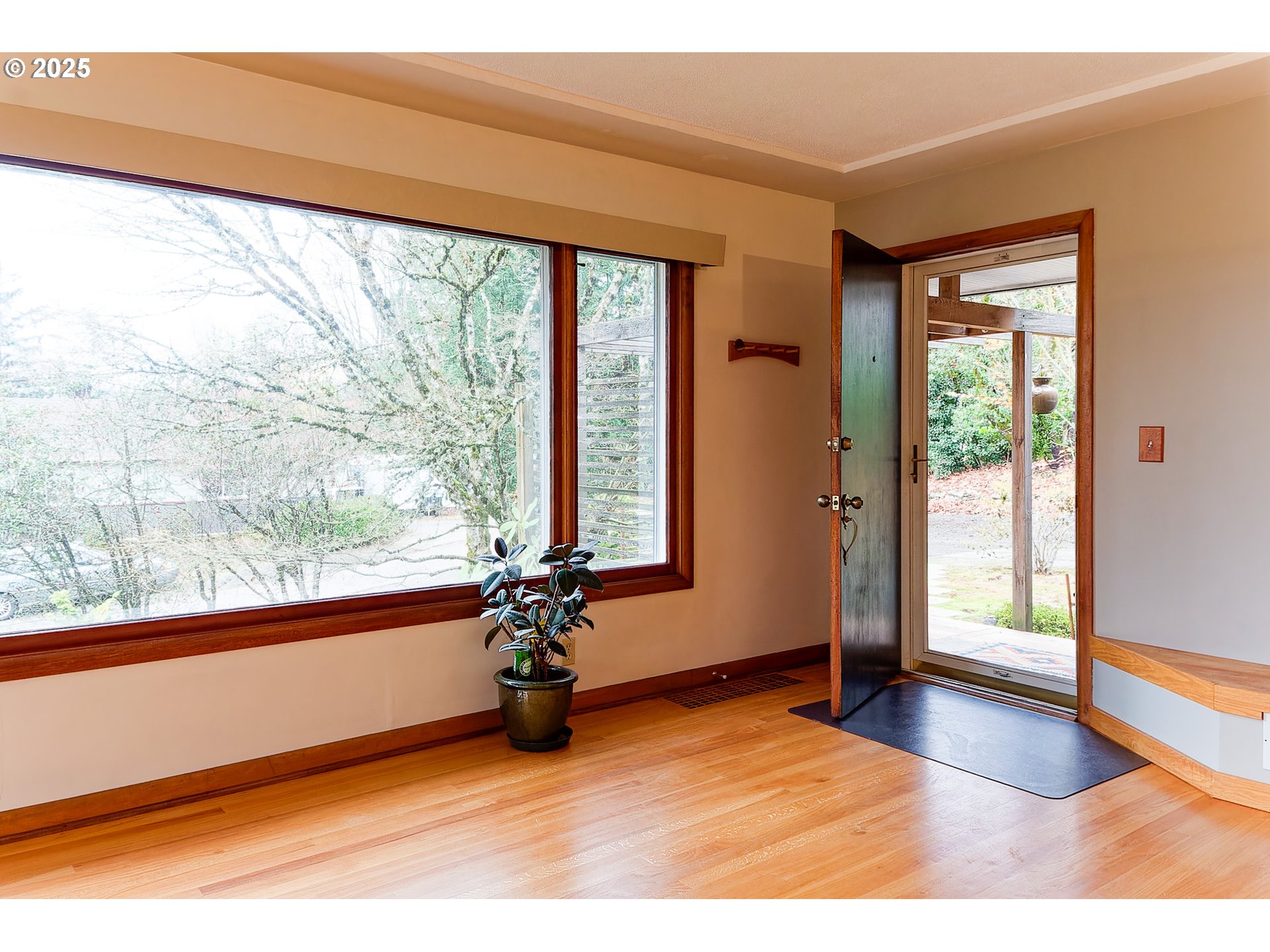 6312 Southwest Lesser Way Portland, OR 97219 - Photo 6 of 46 Gallery Image 6
