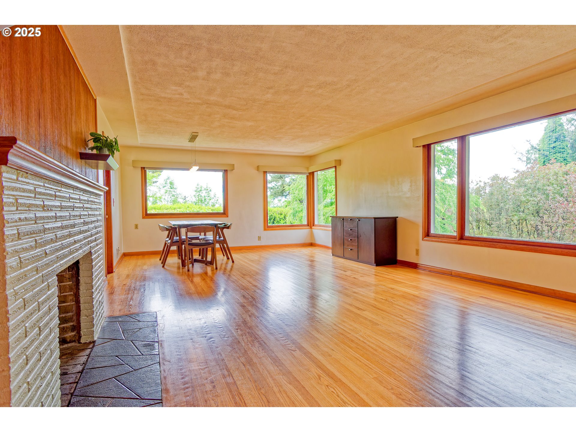 6312 Southwest Lesser Way Portland, OR 97219 - Photo 8 of 46 Gallery Image 8