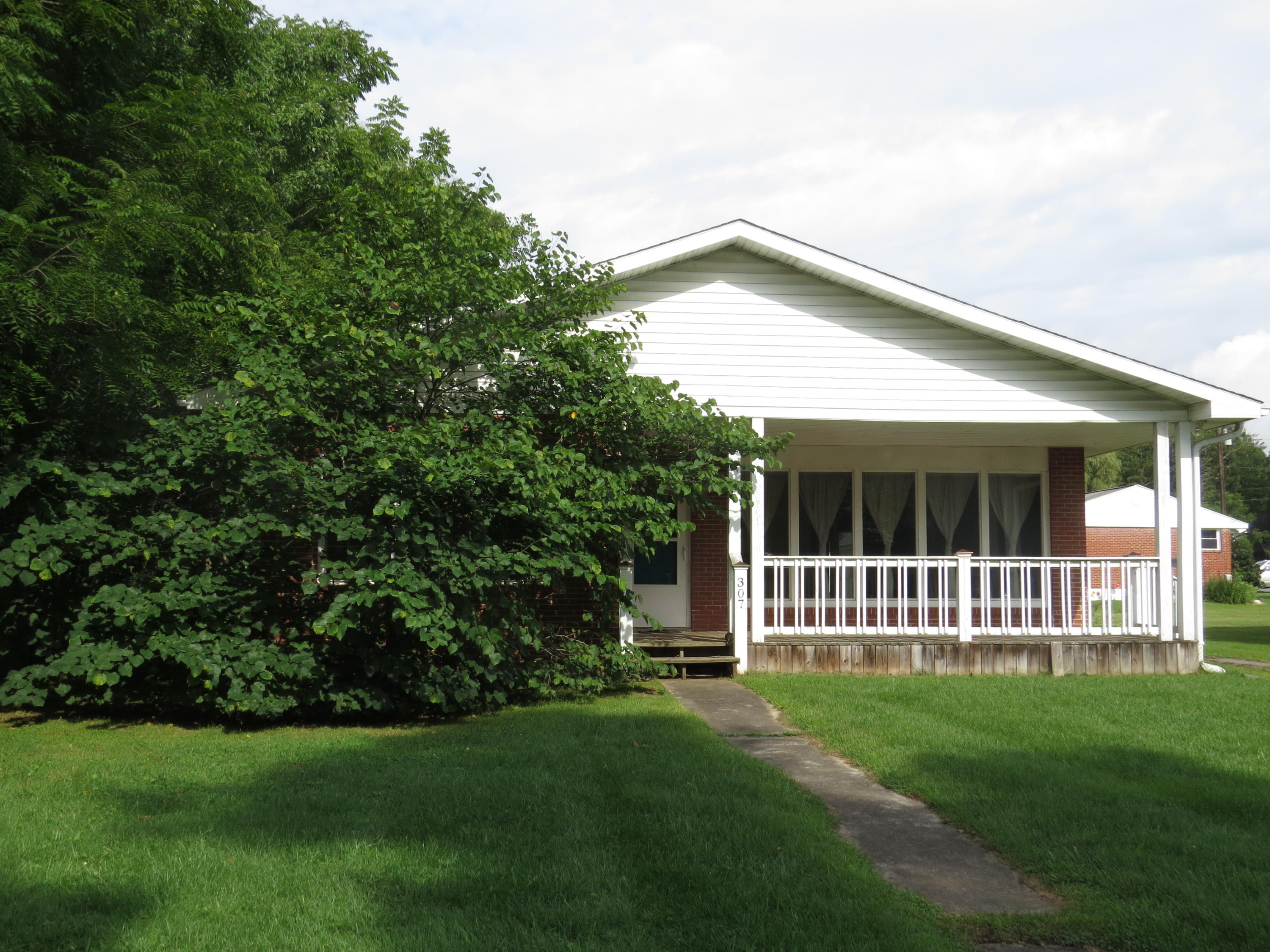 307 Birchfield Road Wise, VA 24293 - Photo 6 of 48 IMG_0043