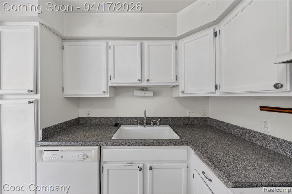 24339 Evergreen Road Southfield, MI 48075 - Photo 5 of 34 Gallery Image 5
