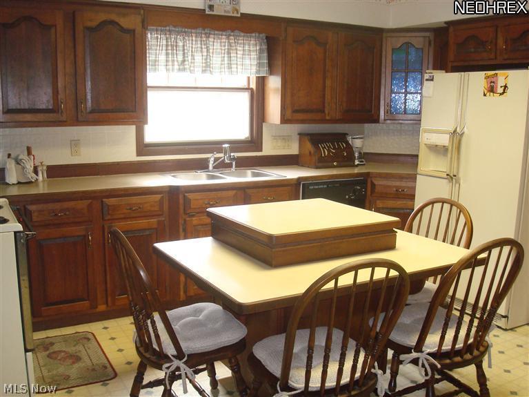 186 Lester Road New Franklin, OH 44319 - Photo 4 of 16