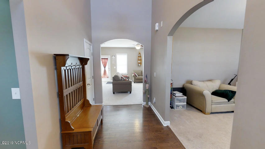 313 Echo Ridge Road Swansboro, NC 28584 - Photo 14 of 38 Foyer