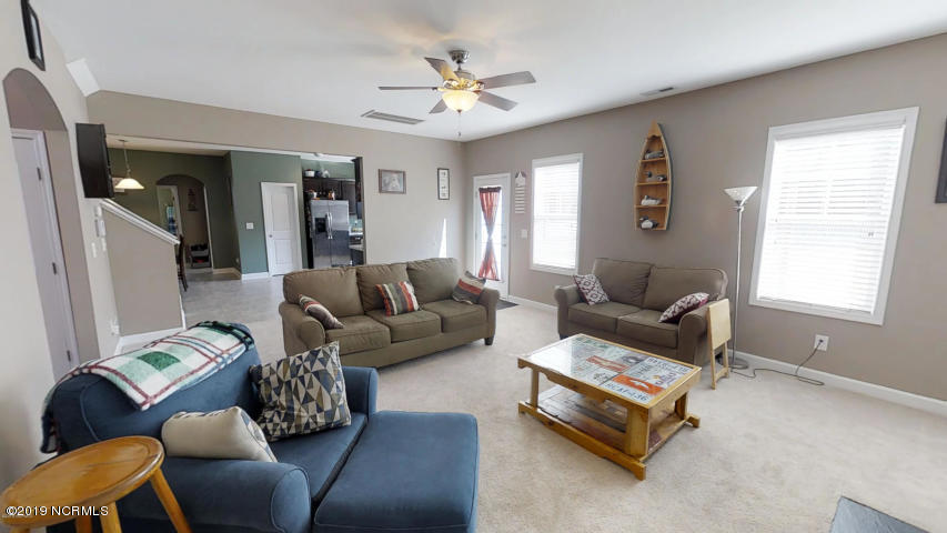 313 Echo Ridge Road Swansboro, NC 28584 - Photo 20 of 38 Living Room